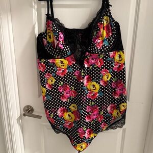 Torrid Betsy Johnson Collab Black Floral Chemise with Lace NWT!